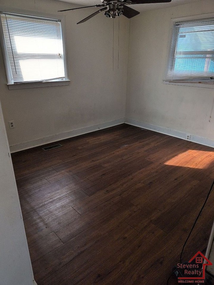 317 Susong Dr - Photo 5 of 9