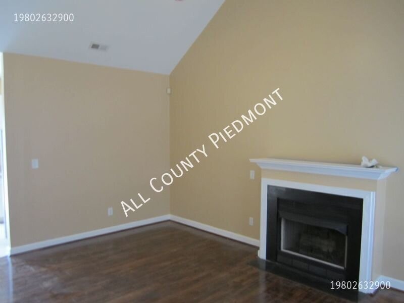 7825 Pebbleridge Dr - Photo 3 of 7