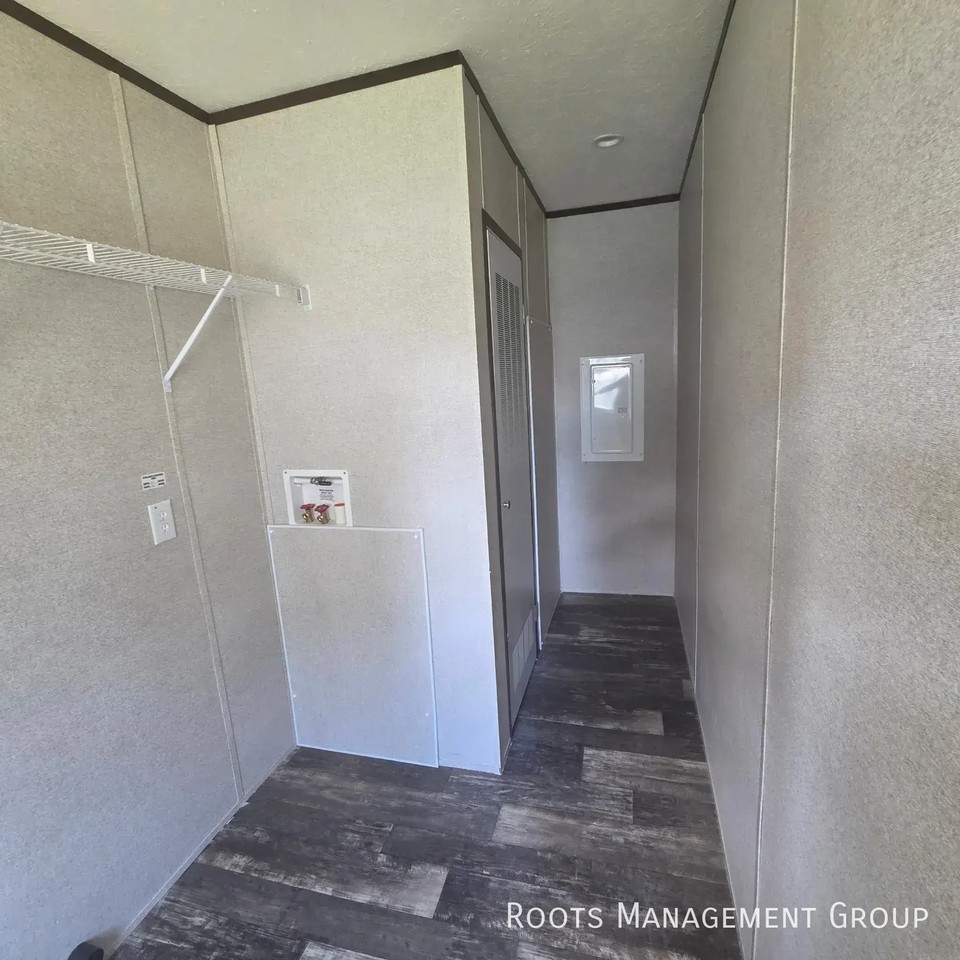 6 Douglas Dr #6D - Photo 6 of 14