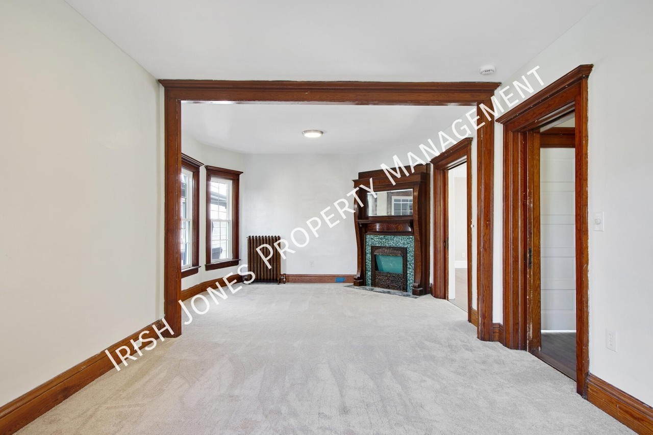 7 Seneca Parkside - Photo 4 of 17