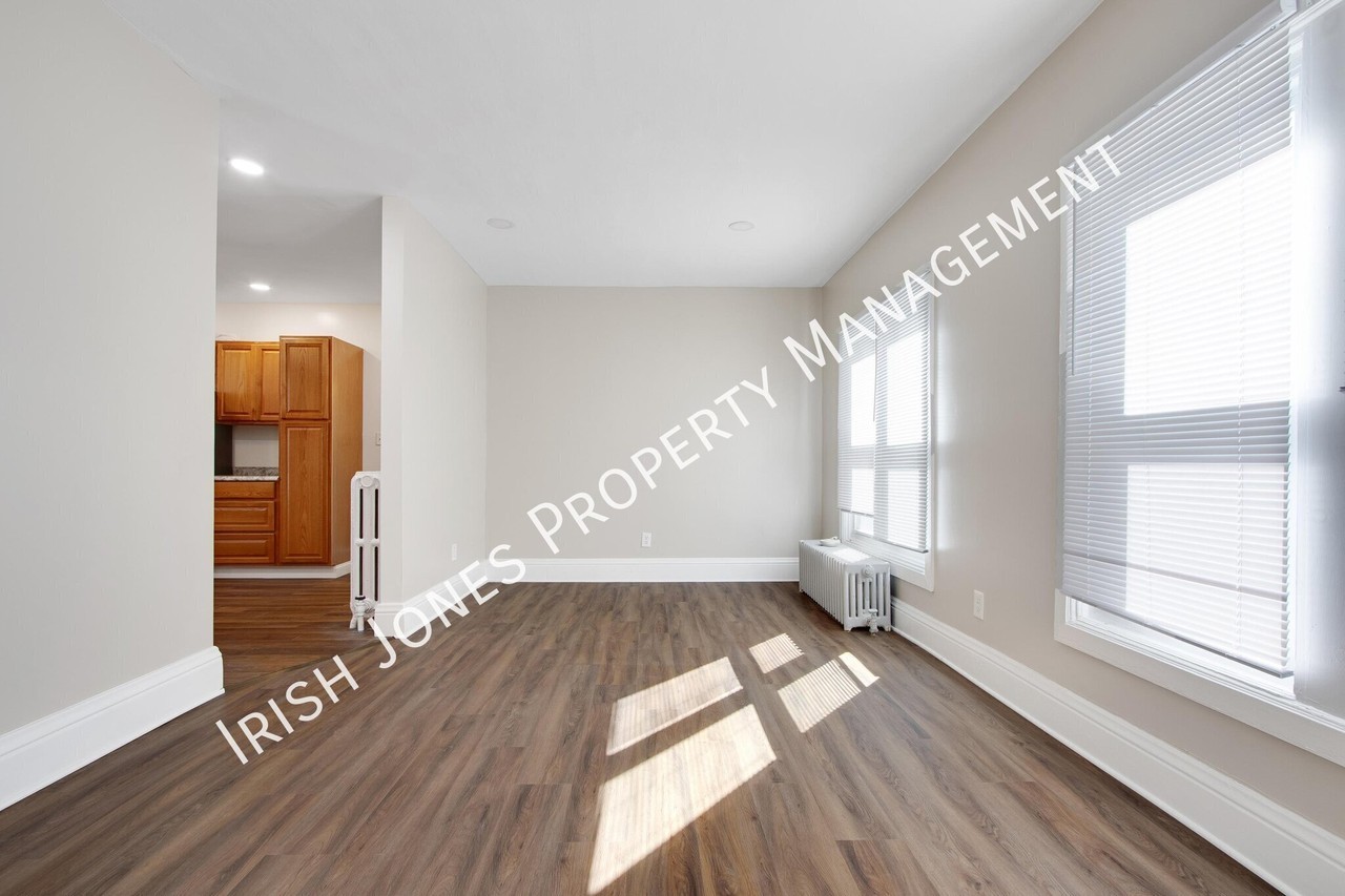 7 Seneca Parkside - Photo 6 of 17