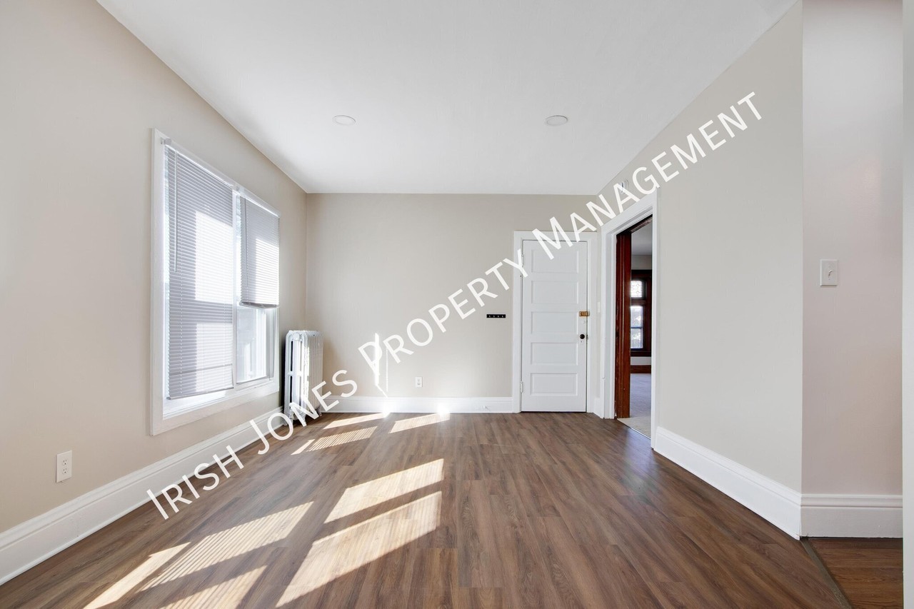 7 Seneca Parkside - Photo 7 of 17