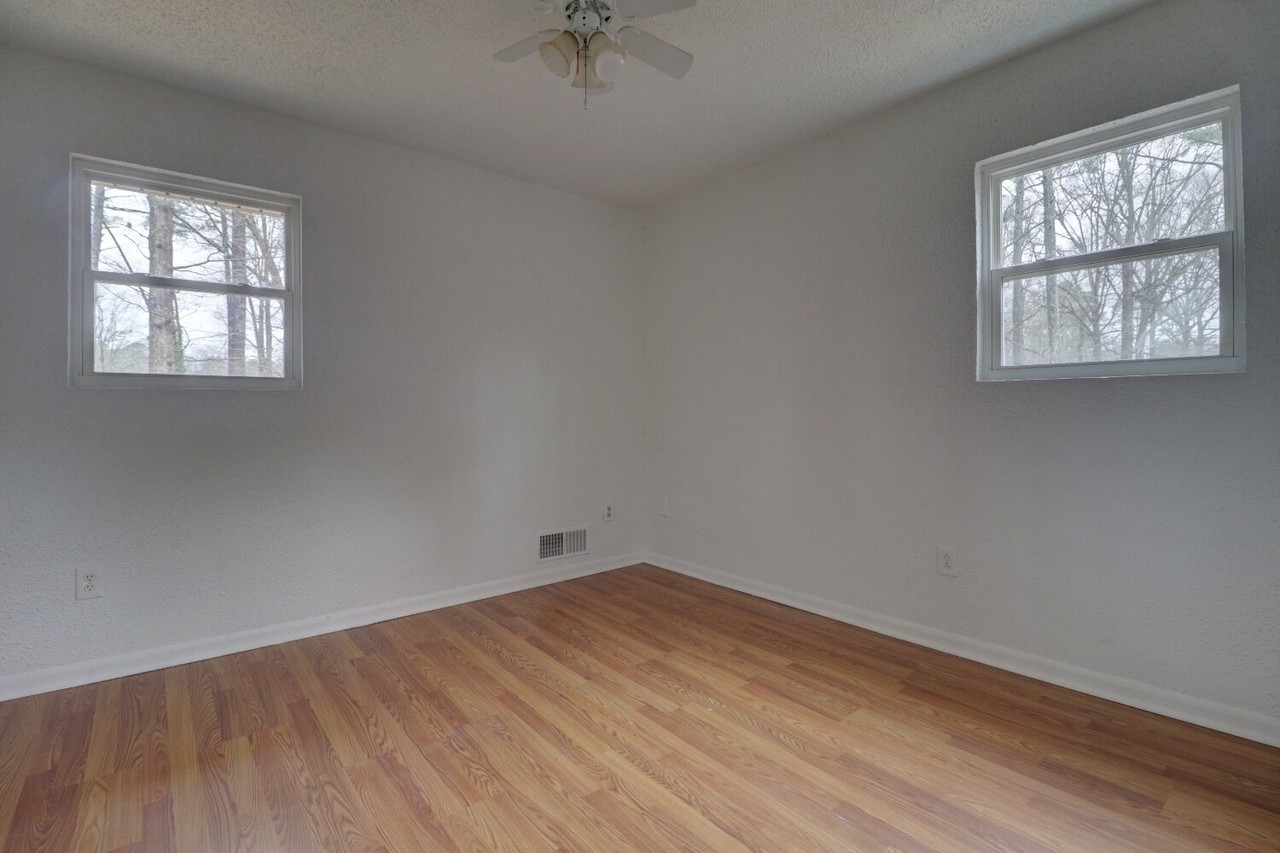 2223 Davis Rd #2 - Photo 7 of 8