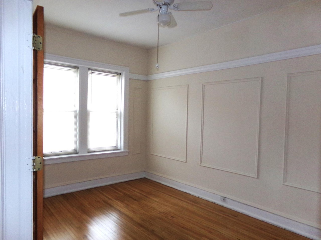 1326 W Estes Ave #X2S - Photo 4 of 8