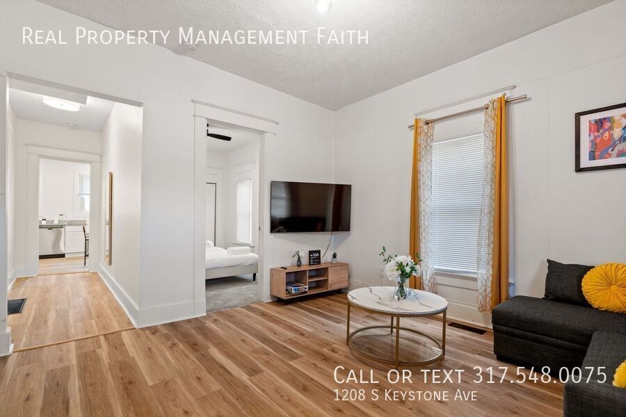 1208 S Keystone Ave - Photo 4 of 30