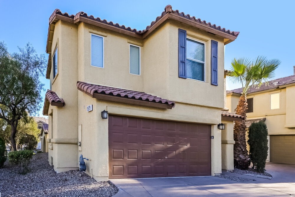 1979 Sunset Village Cir - Photo 3 of 17