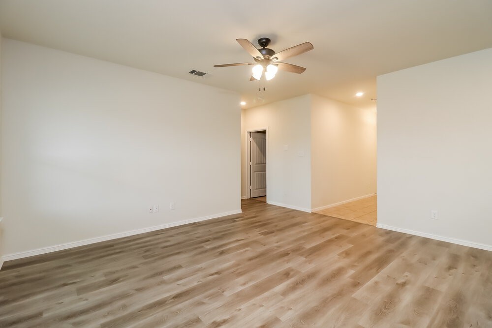 844 Wylie St - Photo 3 of 16