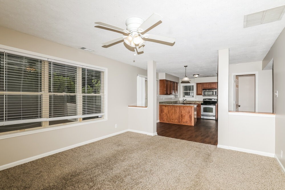 5287 Ivy Hill Dr - Photo 4 of 17
