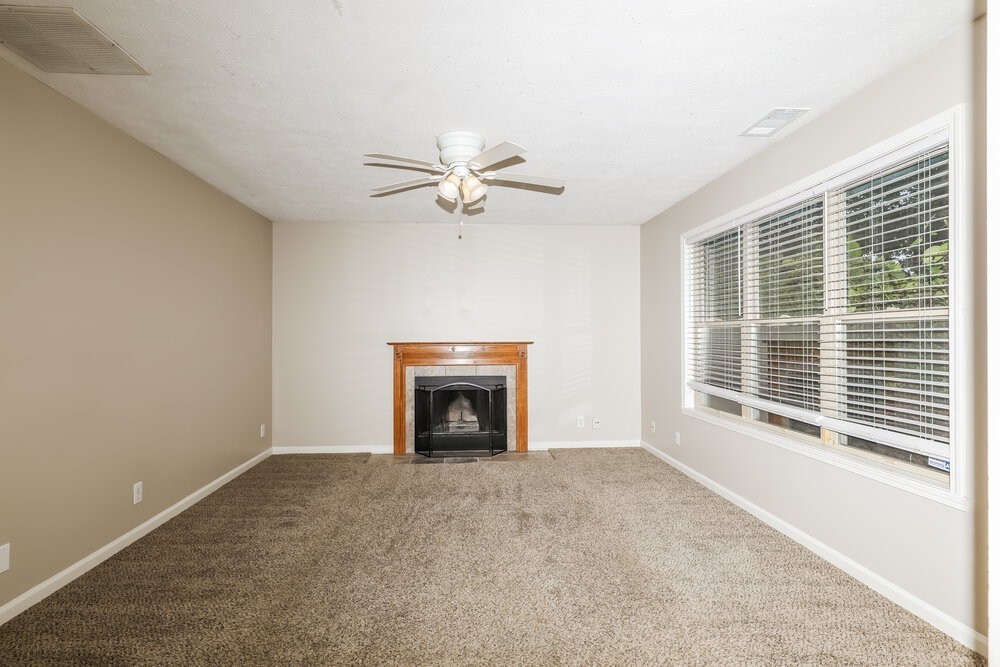 5287 Ivy Hill Dr - Photo 5 of 17