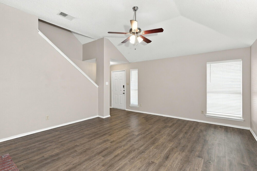 6309 Brookmont Ct - Photo 4 of 17