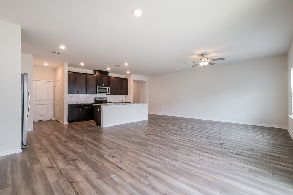 1157 Sunny Lake Dr - Photo 5 of 23