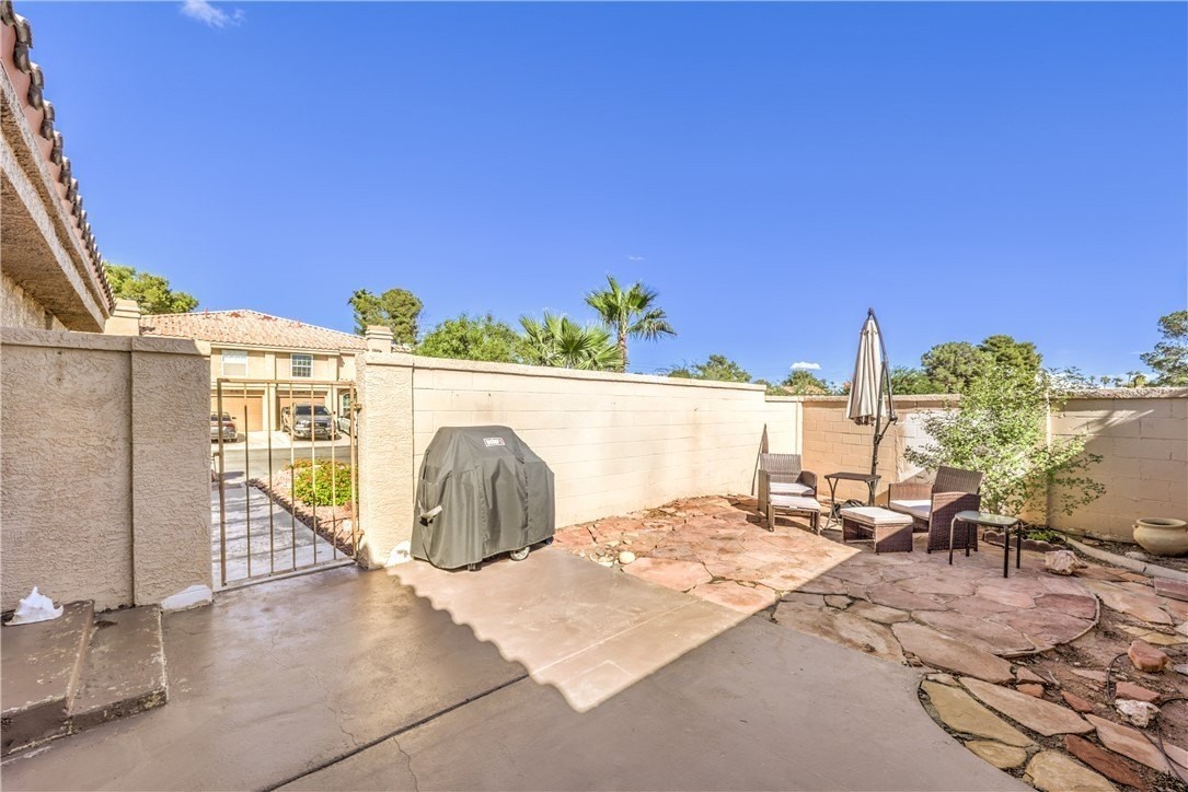 2803 Crystal Lantern Dr - Photo 3 of 31