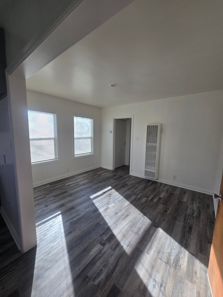 9548 Bowman Ave #B - Photo 2 of 8