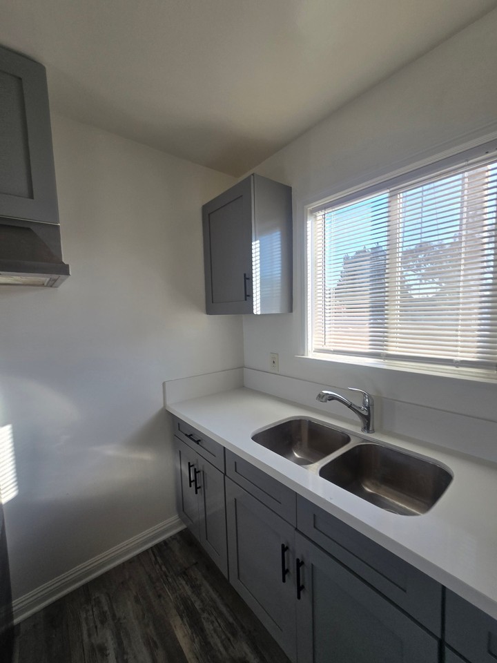 9548 Bowman Ave #B - Photo 5 of 8