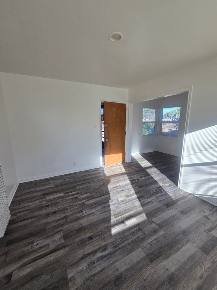 9548 Bowman Ave #B - Photo 6 of 8
