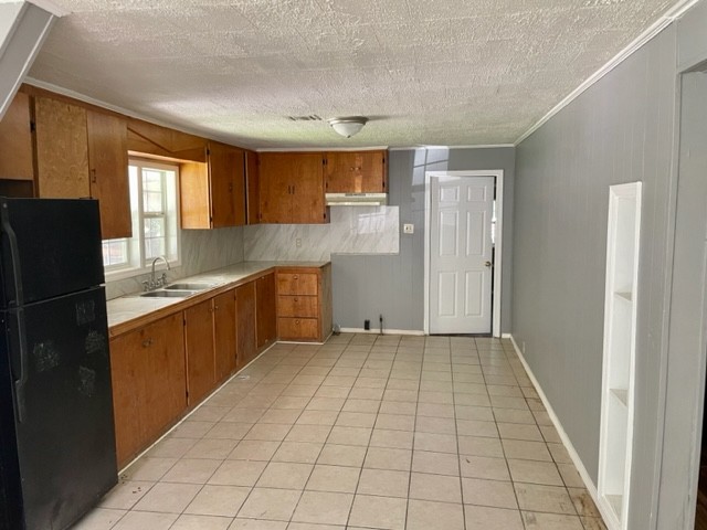 104 W Evergreen St - Photo 2 of 10