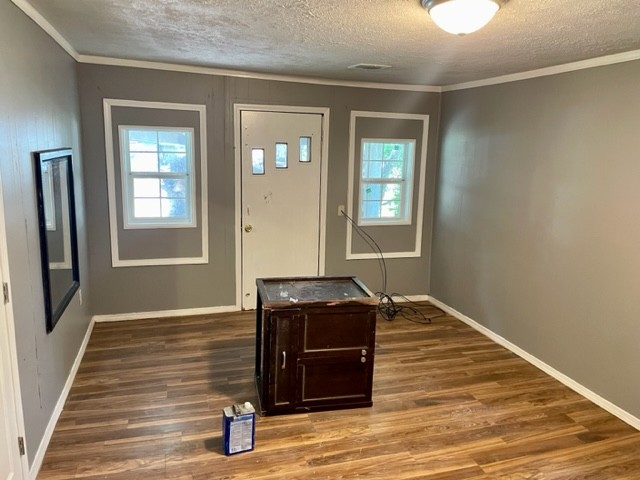 104 W Evergreen St - Photo 4 of 10