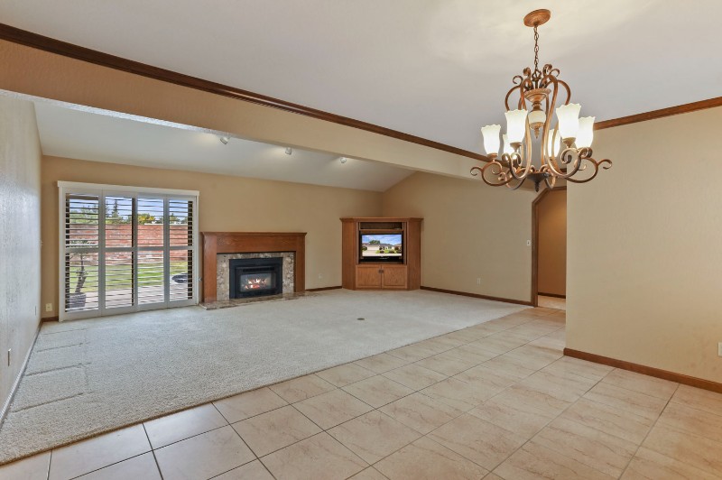 2323 Eilers Ln - Photo 5 of 18