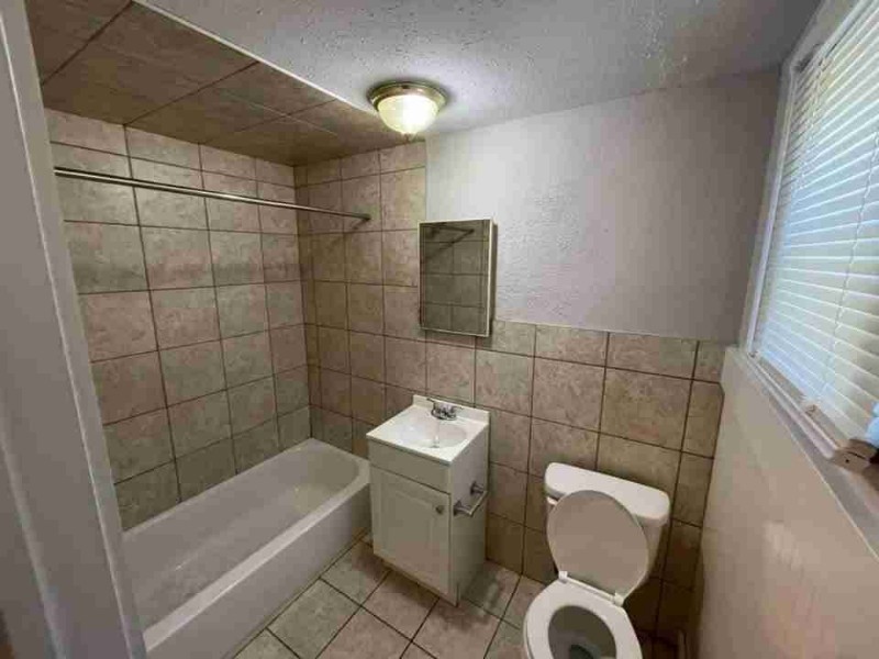 3158 Woodward St #6 - Photo 6 of 6