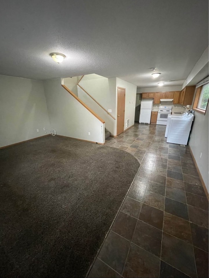 127 9th St S - Photo 2 of 11