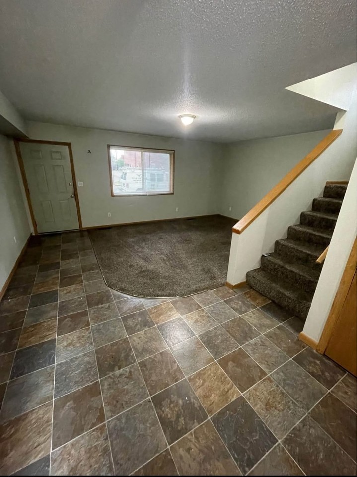 127 9th St S - Photo 3 of 11