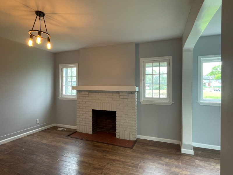 300 Oxford Ave #2 - Photo 2 of 19