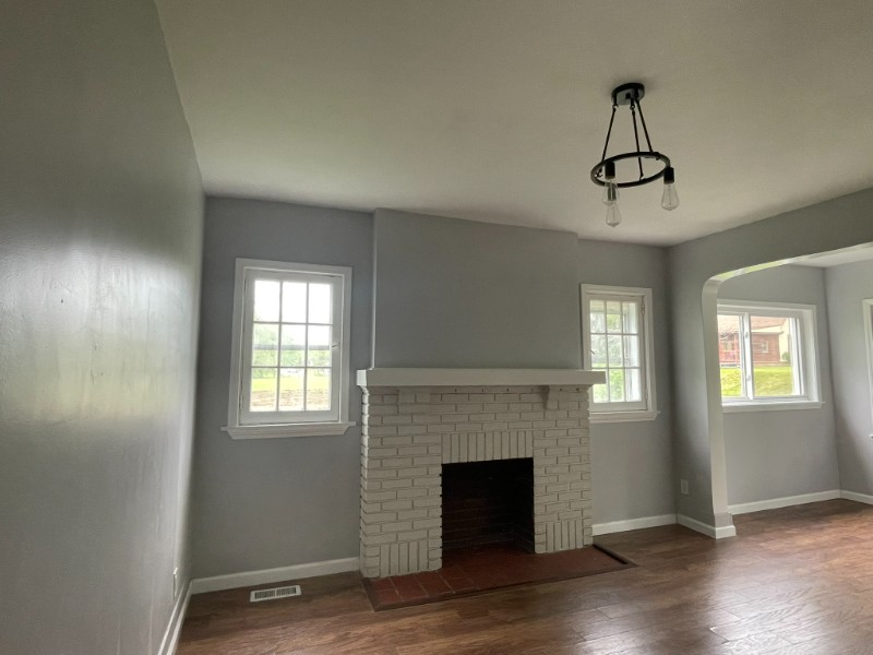 300 Oxford Ave #2 - Photo 5 of 19