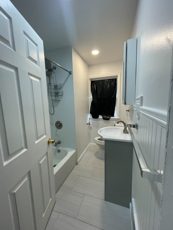 300 Oxford Ave #2 - Photo 7 of 19