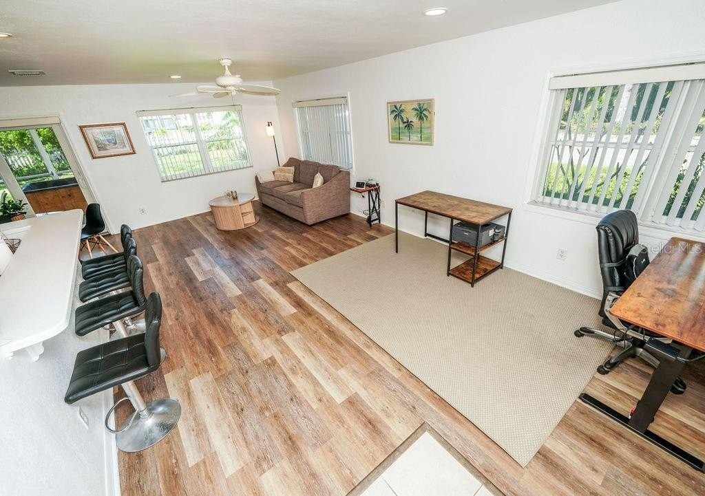 301 41st Ave - Photo 3 of 31