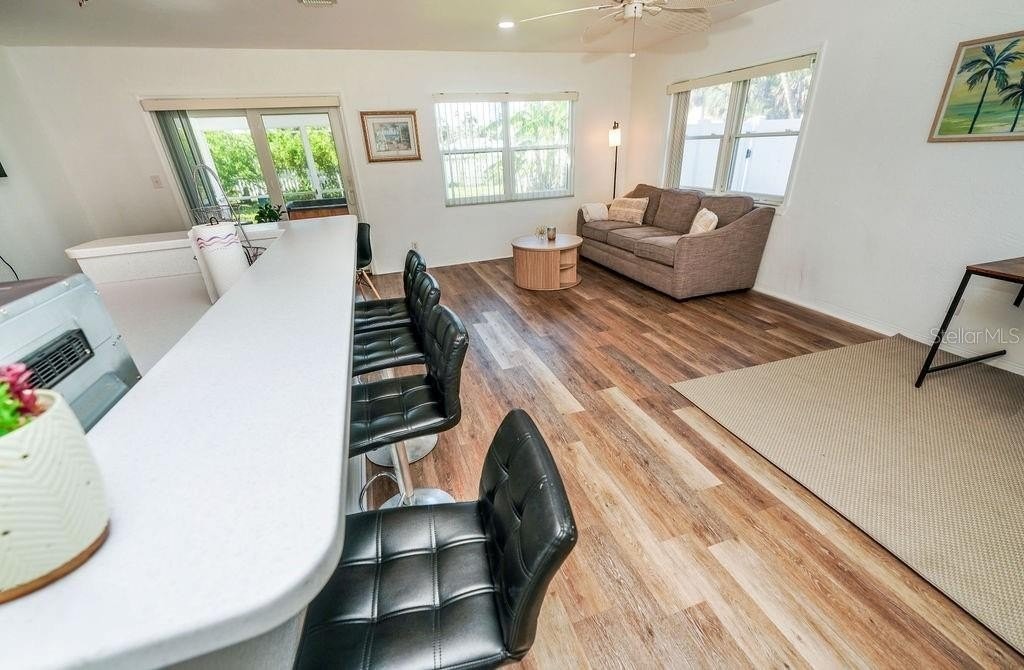 301 41st Ave - Photo 4 of 31