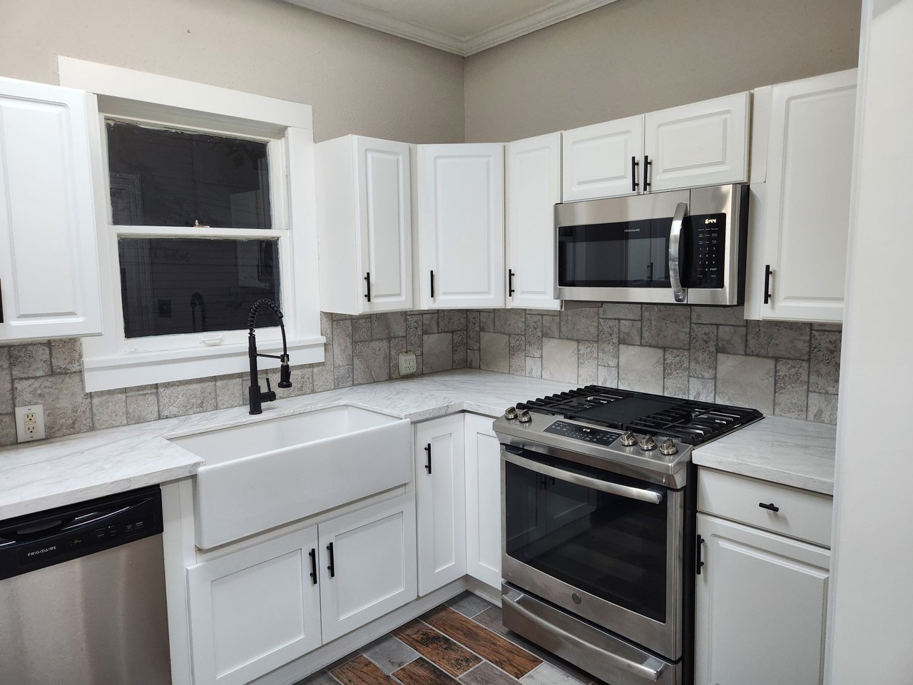 3506 Alexander Ave - Photo 3 of 20