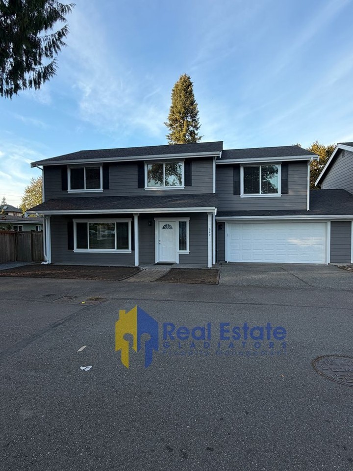 647 Pike St - Photo 2 of 24