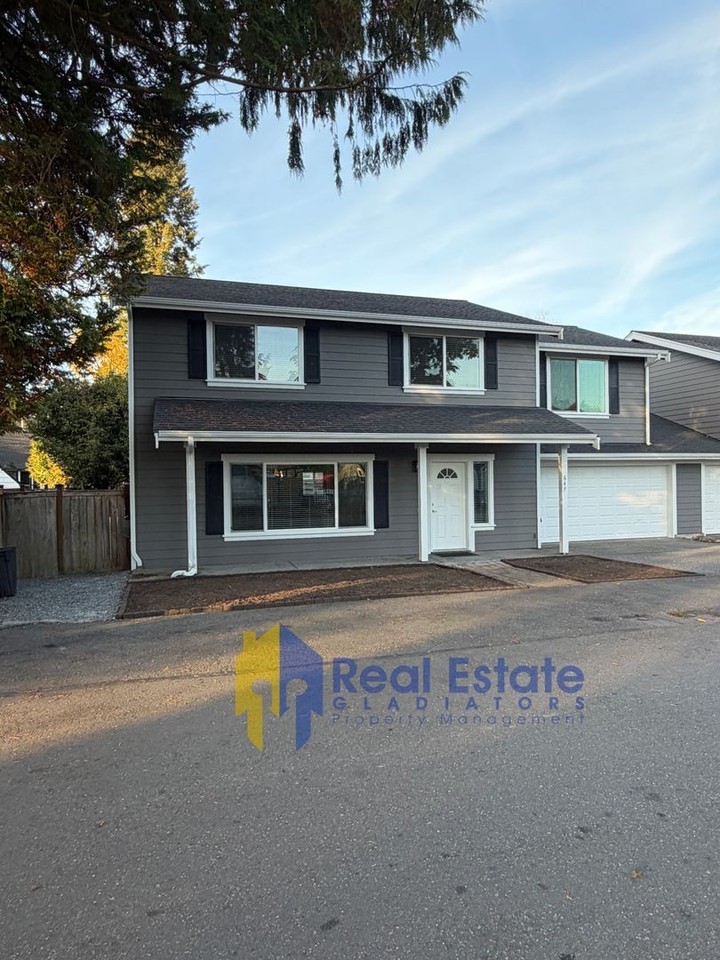 647 Pike St - Photo 3 of 24