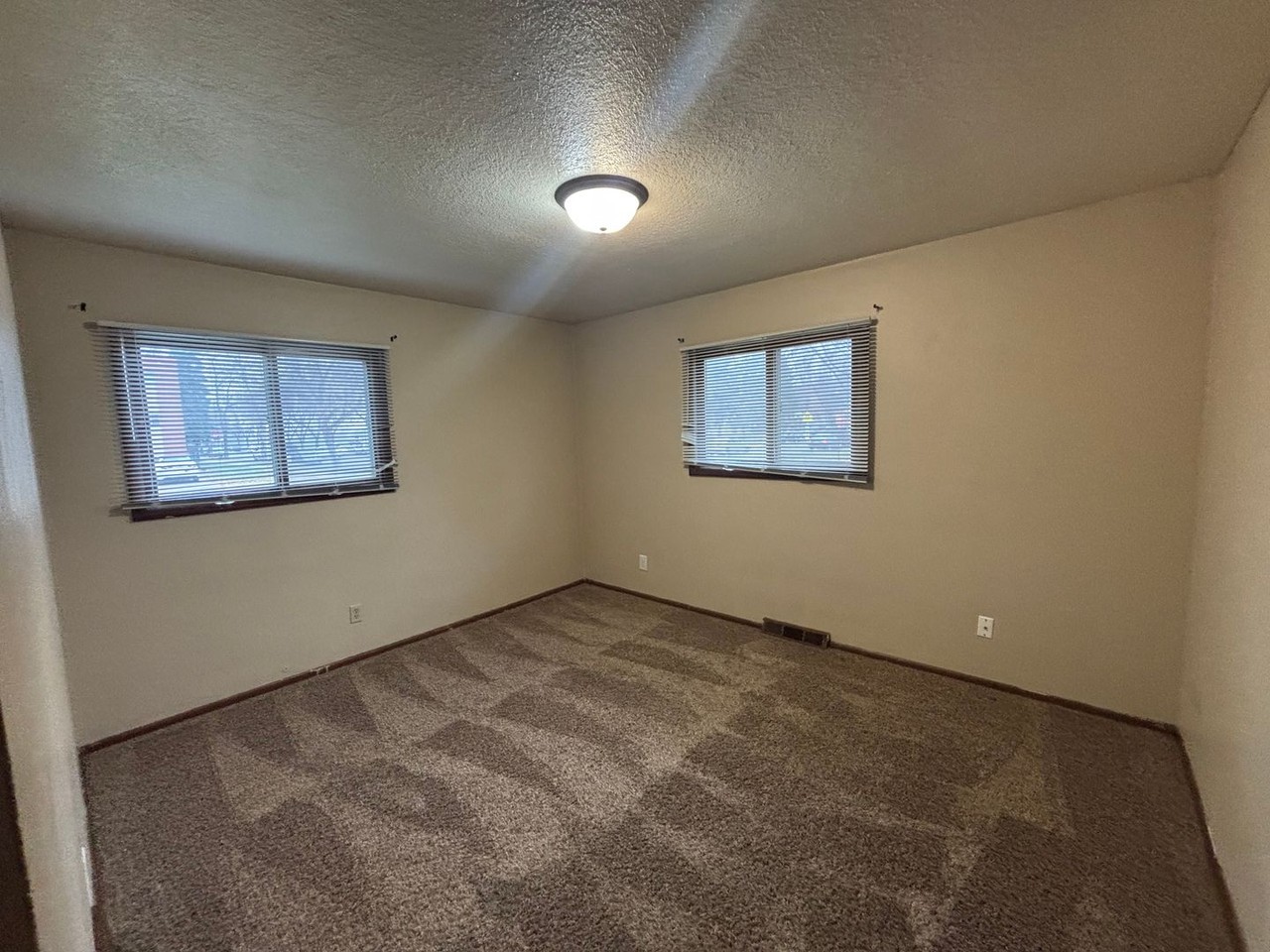 1616 6th Ave S - Photo 6 of 20