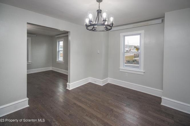 115 Betty St - Photo 4 of 16