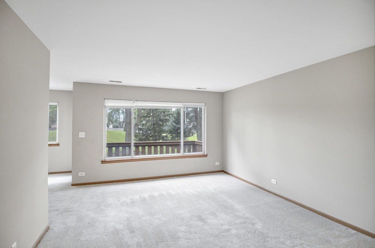 737 Candleridge Ct #D2 - Photo 4 of 29