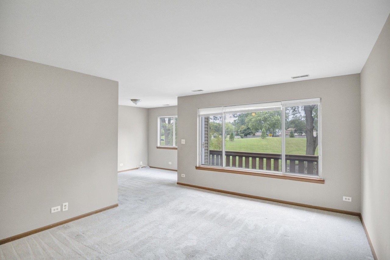 737 Candleridge Ct #D2 - Photo 5 of 29