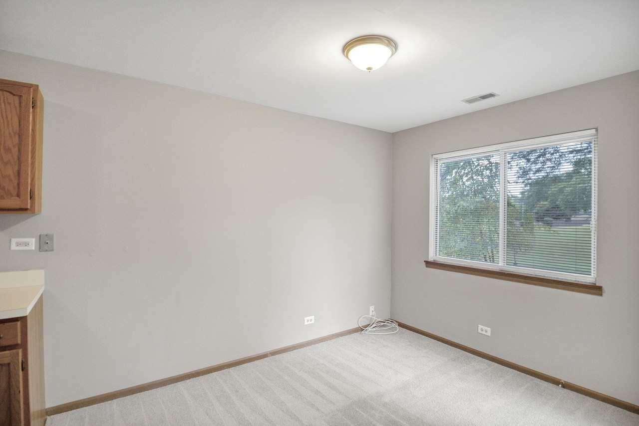 737 Candleridge Ct #D2 - Photo 7 of 29