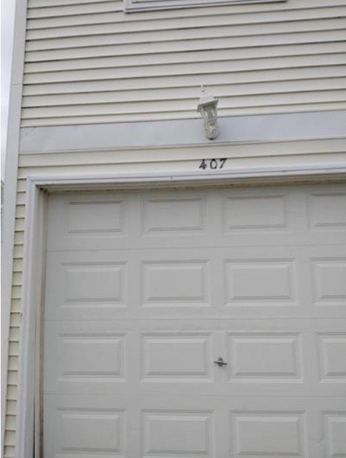 407 Meadow Green Ln - Photo 2 of 11