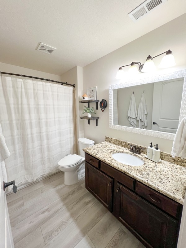 909 S Main St - Photo 5 of 11