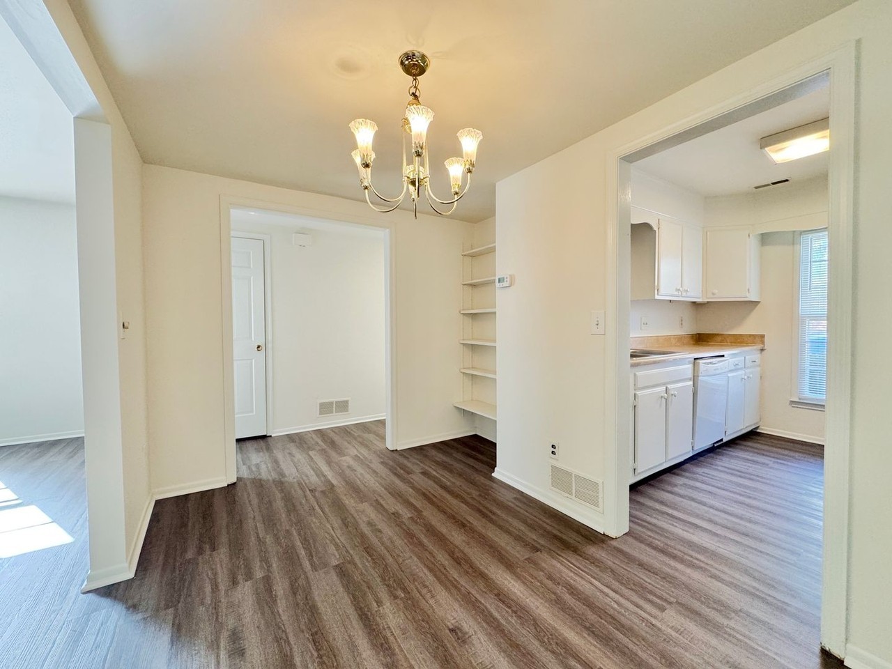 5015 Lawndale Dr Apt D - Photo 7 of 16