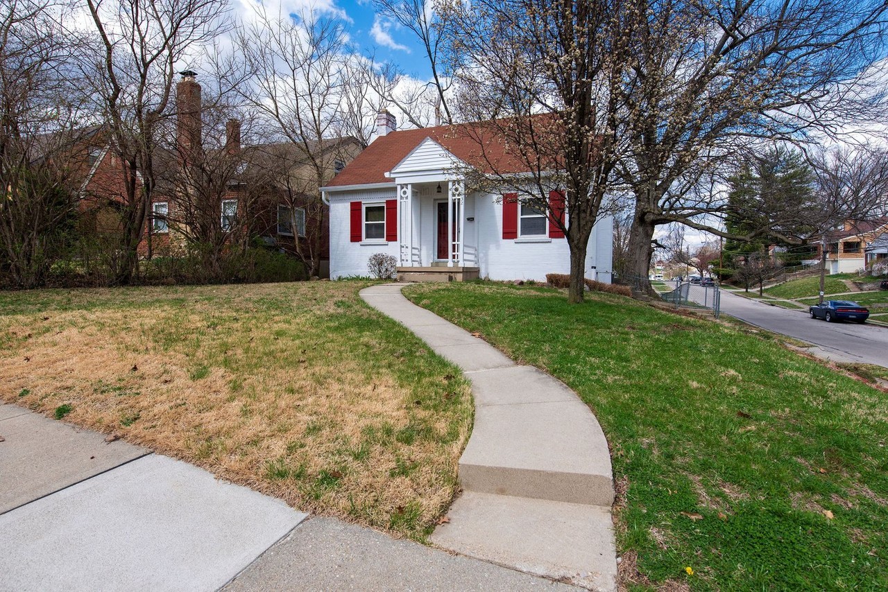 4032 Mcfarran Ave - Photo 3 of 35