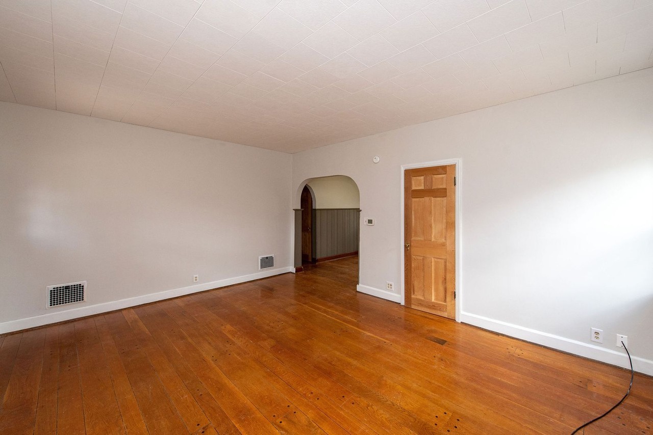 4032 Mcfarran Ave - Photo 5 of 35