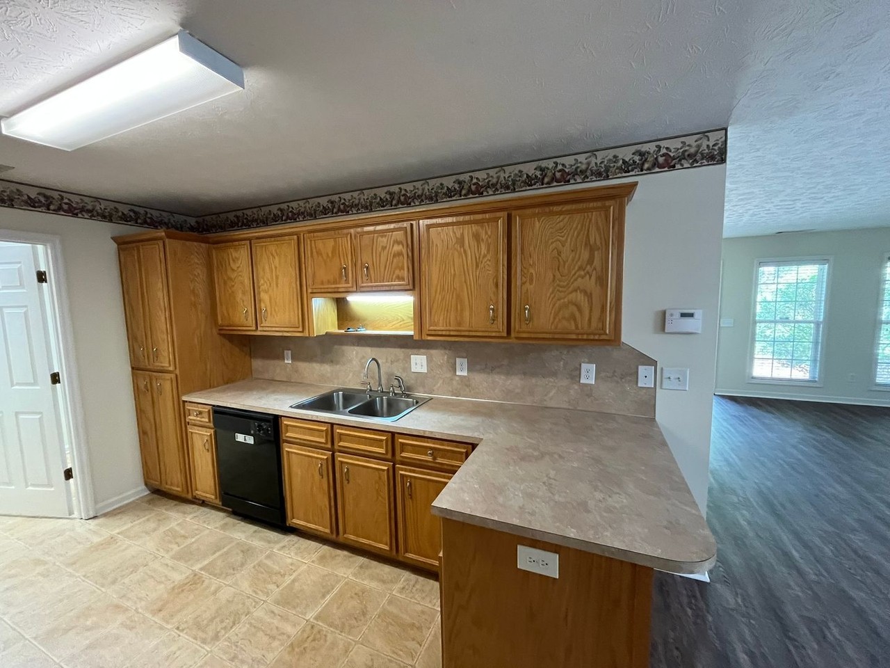130 Mobley Ct - Photo 3 of 29