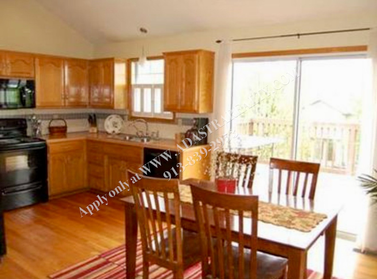 15241 W 147th St - Photo 3 of 6