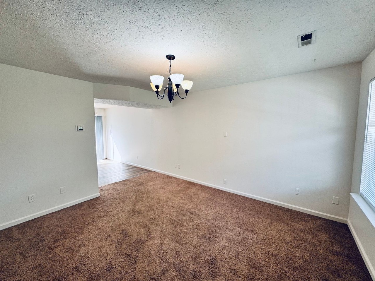 2317 Acorn St - Photo 3 of 14