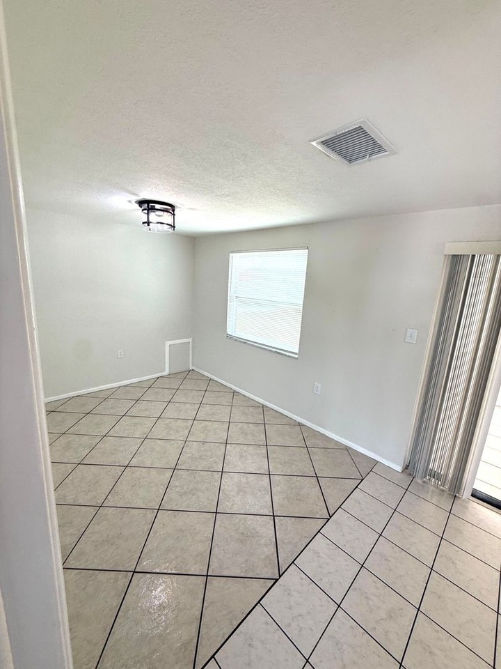 1401 Brightwell Dr - Photo 7 of 16