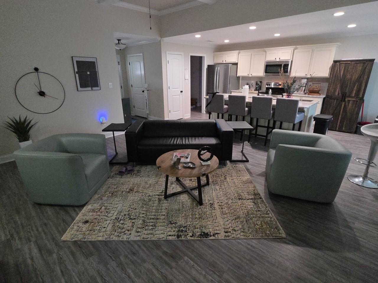 000 Creek Ridge Dr - Photo 2 of 17