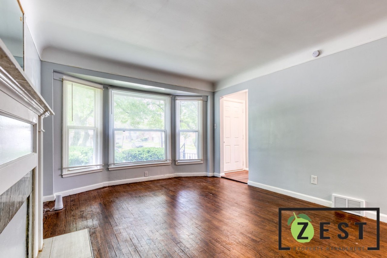 15378 Vaughan St - Photo 4 of 27