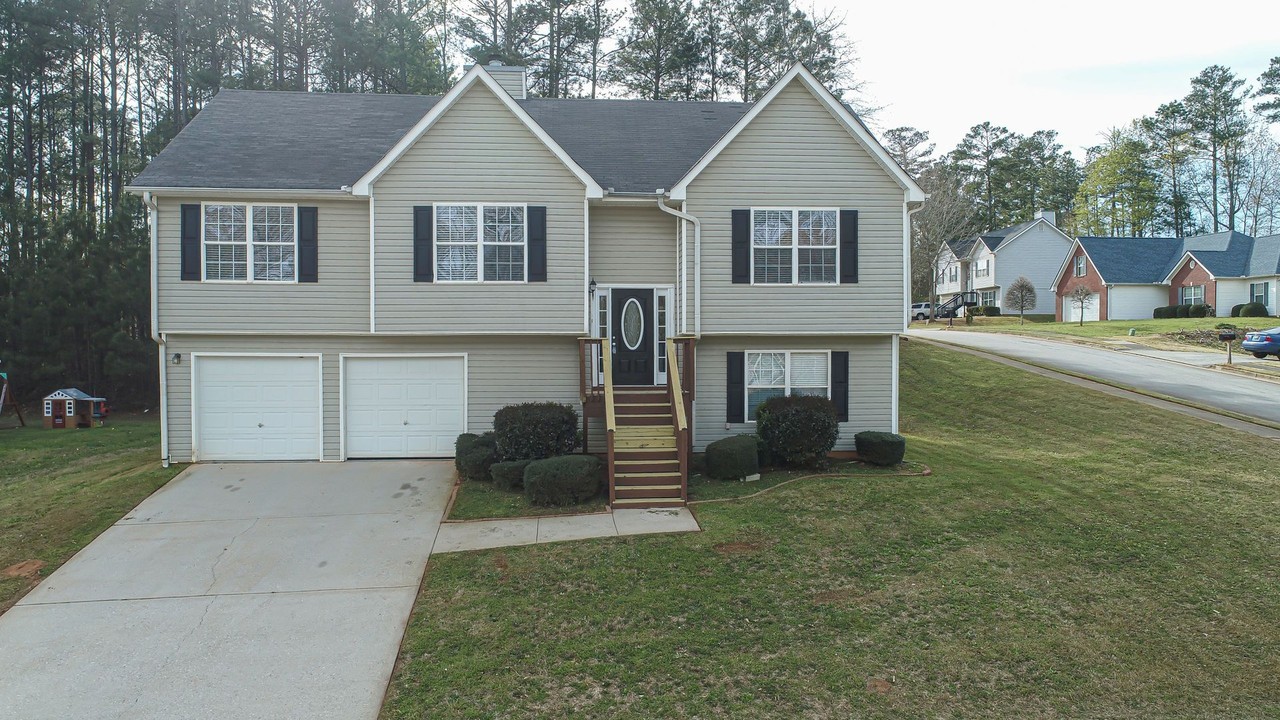 8182 Sterling Ln - Photo 2 of 42